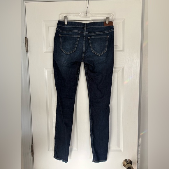 HOLLISTER JUNIOR WOMEN LOW RISE SUPER SKINNY CLASSIC STRETCH DISTRESSED JEANS 3R - Picture 4 of 7